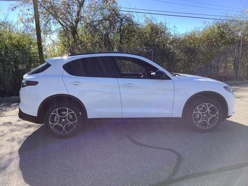 2025 Alfa Romeo Stelvio Sprint AWD