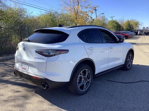 2025 Alfa Romeo Stelvio Sprint AWD