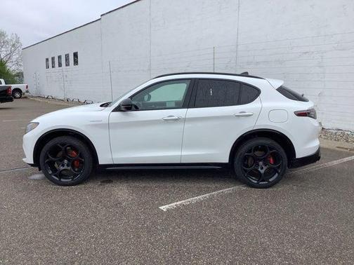 Milano White 2026 Alfa Romeo Stelvio Base