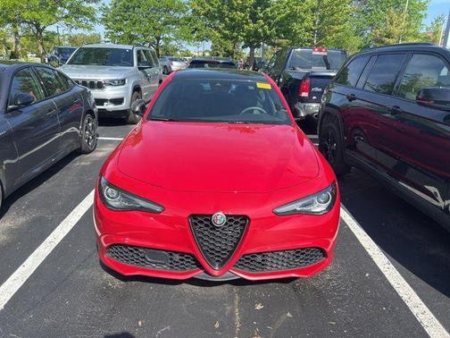 Alfa Rosso 2023 Alfa Romeo Giulia Estrema AWD