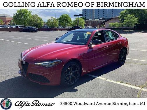 Alfa Rosso 2023 Alfa Romeo Giulia Estrema AWD