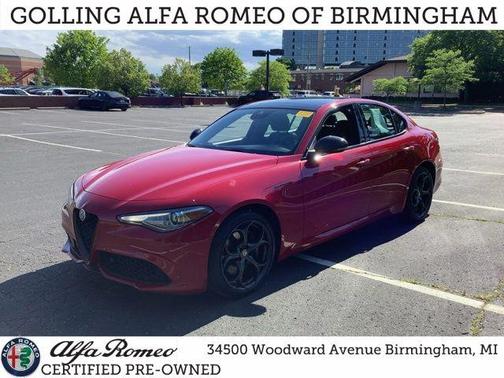 Alfa Rosso 2023 Alfa Romeo Giulia Estrema AWD