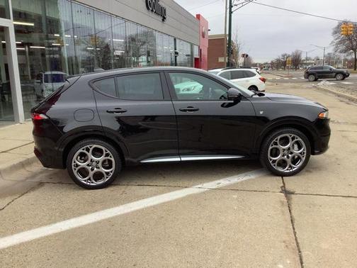 2024 Alfa Romeo Tonale Ti EAWD