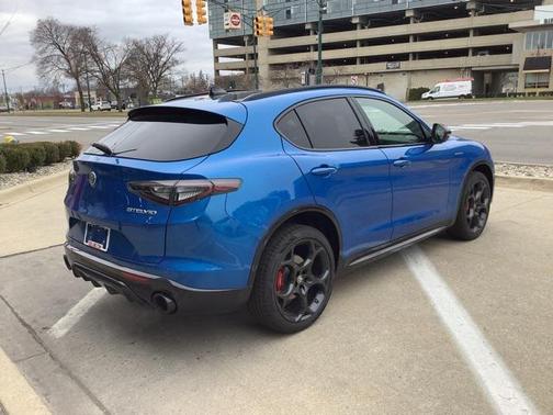 2025 Alfa Romeo Stelvio Sprint AWD
