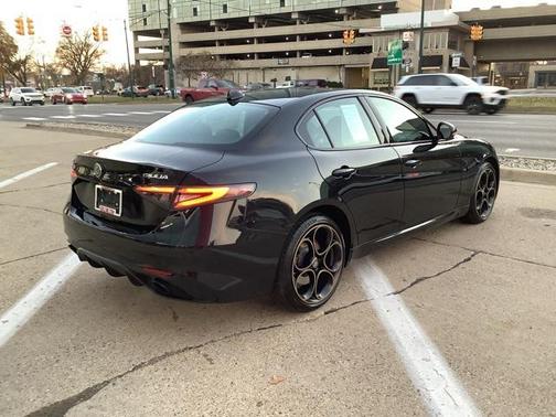 2025 Alfa Romeo Giulia Intensa AWD