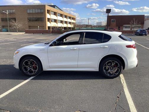 2023 Alfa Romeo Stelvio Veloce AWD