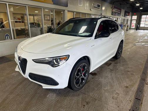 2023 Alfa Romeo Stelvio Veloce AWD