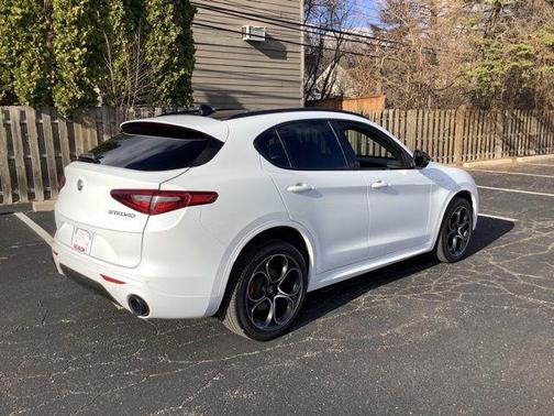 2023 Alfa Romeo Stelvio Veloce AWD