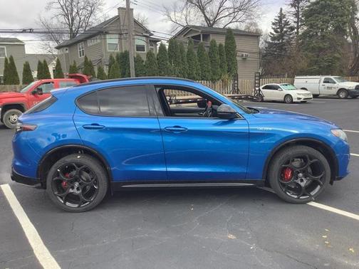 2025 Alfa Romeo Stelvio Sprint AWD