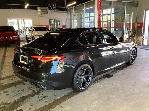 2023 Alfa Romeo Giulia Estrema AWD