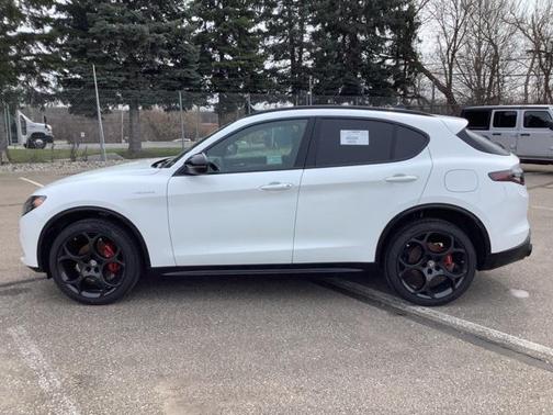 2024 Alfa Romeo Stelvio Veloce AWD