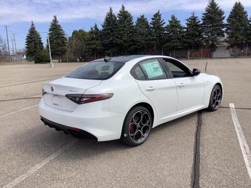 2025 Alfa Romeo Giulia AWD