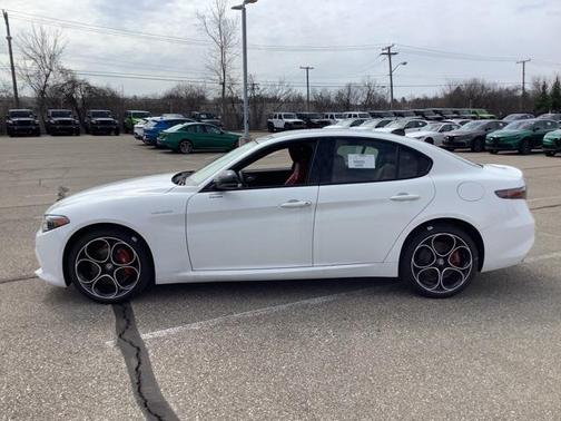 2025 Alfa Romeo Giulia AWD