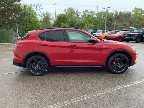Alfa Rosso 2026 Alfa Romeo Stelvio Base