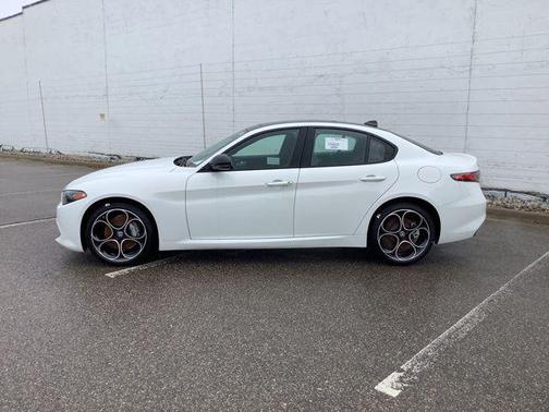 Milano White 2026 Alfa Romeo Giulia AWD