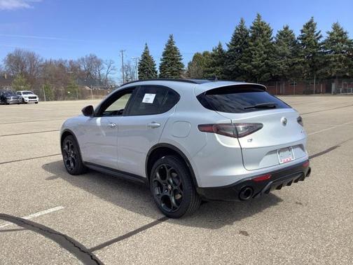2025 Alfa Romeo Stelvio Sprint AWD