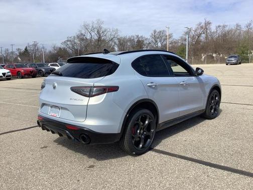 2025 Alfa Romeo Stelvio Sprint AWD