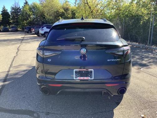 2025 Alfa Romeo Stelvio Sprint AWD