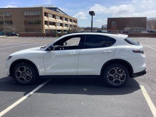 Milano White 2026 Alfa Romeo Stelvio Base