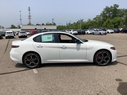 2025 Alfa Romeo Giulia AWD