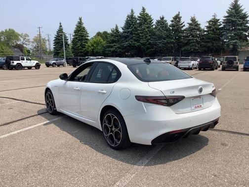 2025 Alfa Romeo Giulia AWD