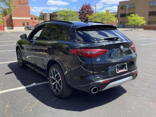 Vulcano Black Metallic 2020 Alfa Romeo Stelvio Ti Sport