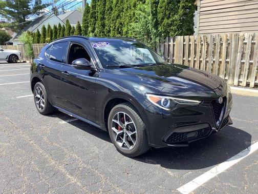 Vulcano Black Metallic 2020 Alfa Romeo Stelvio Ti Sport