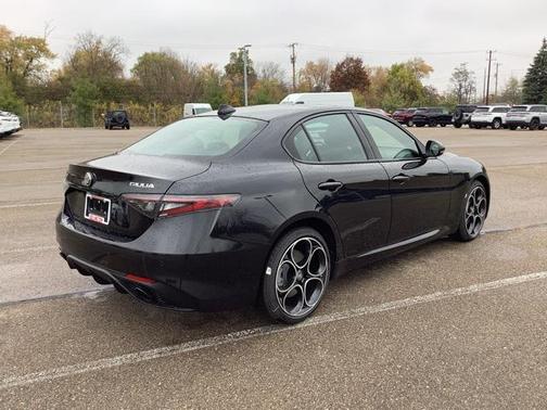 2025 Alfa Romeo Giulia AWD