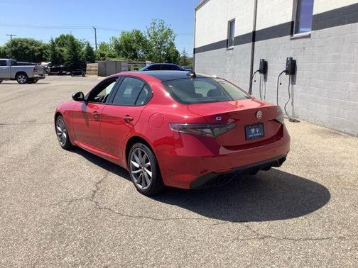 Alfa Rosso 2025 Alfa Romeo Giulia AWD