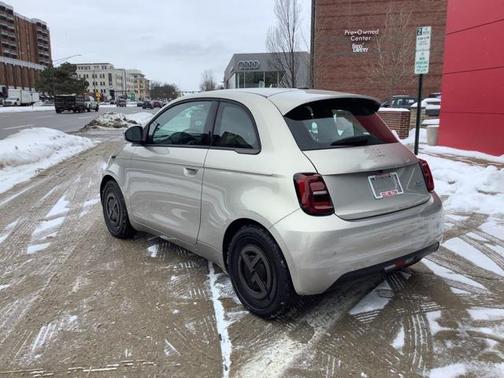 2025 FIAT 500e Giorgio Armani FWD