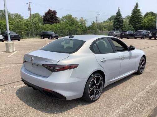 2025 Alfa Romeo Giulia AWD