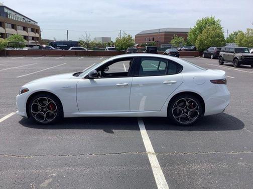 Milano White 2024 Alfa Romeo Giulia Veloce AWD