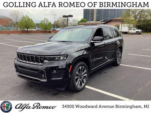 Diamond Black Crystal Pearlcoat 2023 Jeep Grand Cherokee L Overland