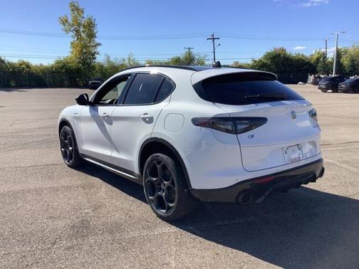 2025 Alfa Romeo Stelvio Sprint AWD