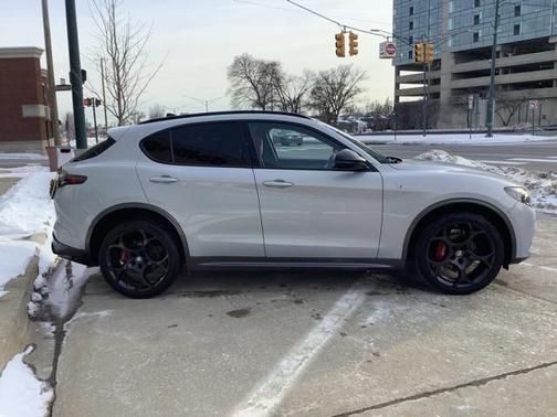 2024 Alfa Romeo Stelvio Ti