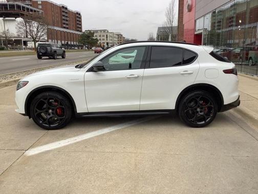 2025 Alfa Romeo Stelvio Sprint AWD