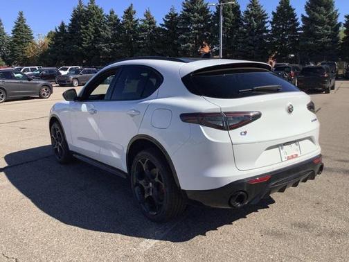 2025 Alfa Romeo Stelvio Sprint AWD