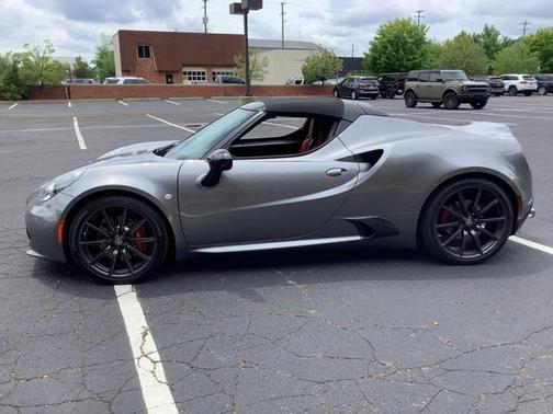 2018 Alfa Romeo 4C Spider Base