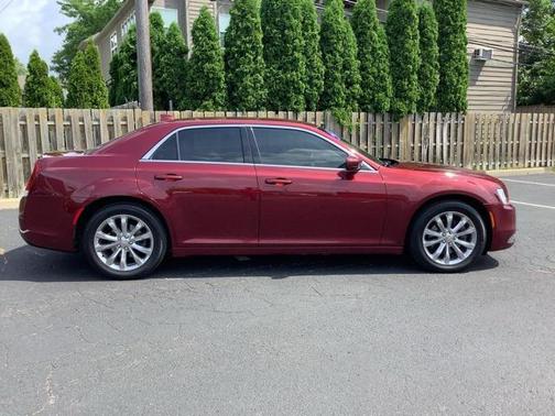 2017 Chrysler 300 Limited
