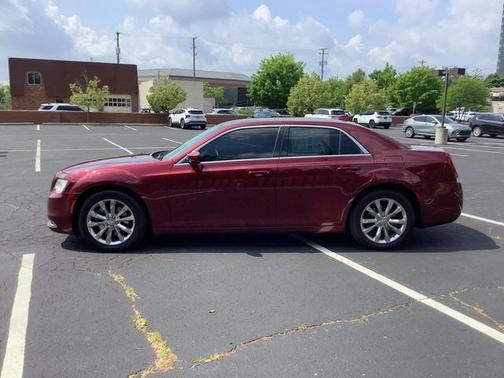 2017 Chrysler 300 Limited