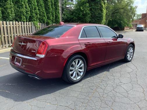 2017 Chrysler 300 Limited