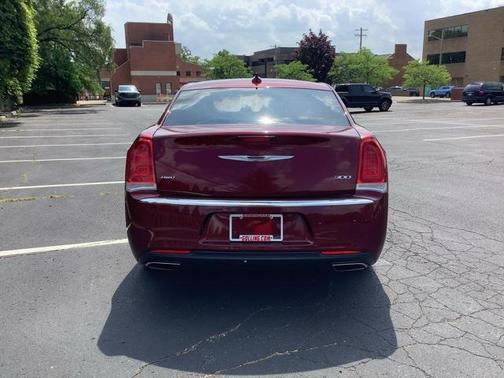 2017 Chrysler 300 Limited