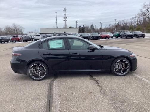 2025 Alfa Romeo Giulia AWD