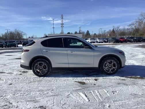 2025 Alfa Romeo Stelvio Sprint AWD
