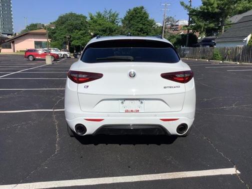 2023 Alfa Romeo Stelvio Veloce AWD