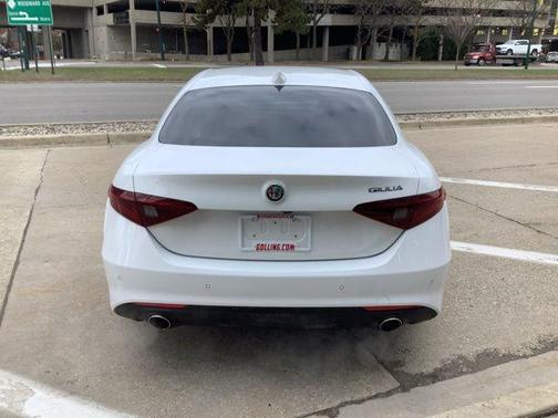 Alfa White 2019 Alfa Romeo Giulia Ti