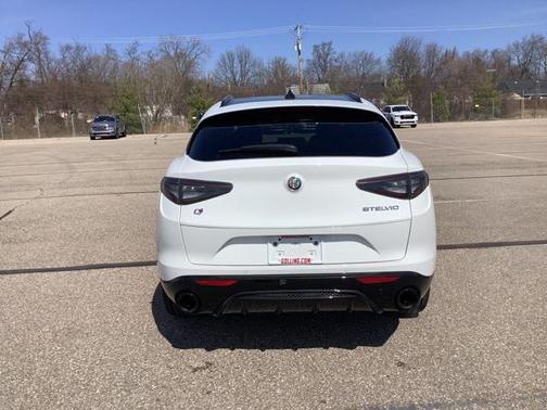 2025 Alfa Romeo Stelvio Sprint AWD