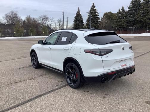 2025 Alfa Romeo Stelvio Sprint AWD