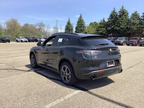 2025 Alfa Romeo Stelvio Sprint AWD