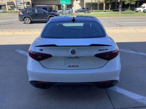 Trofeo White Tri-Coat 2019 Alfa Romeo Giulia Ti Sport